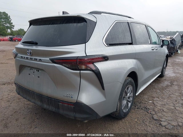 Toyota SIENNA XLE 2024 5TDYRKEC0RS205478 Image 4