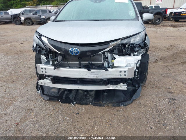 Toyota SIENNA XLE 2024 5TDYRKEC0RS205478 Image 6