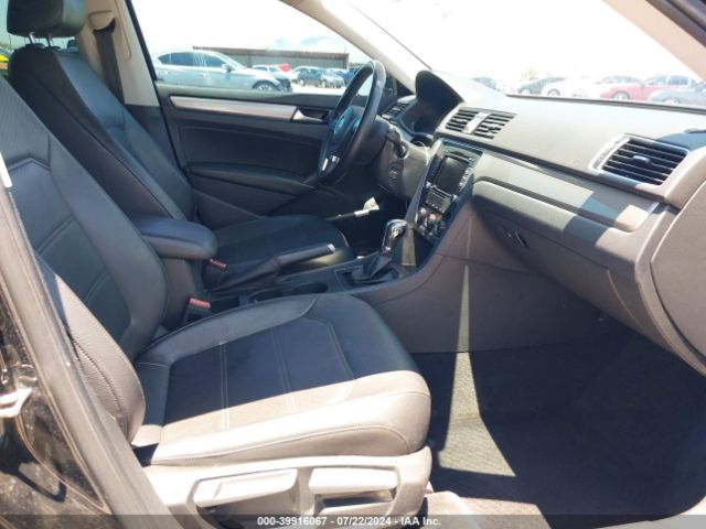 1VWAT7A3XFC098200 Volkswagen Passat 1.8t Limited Edition