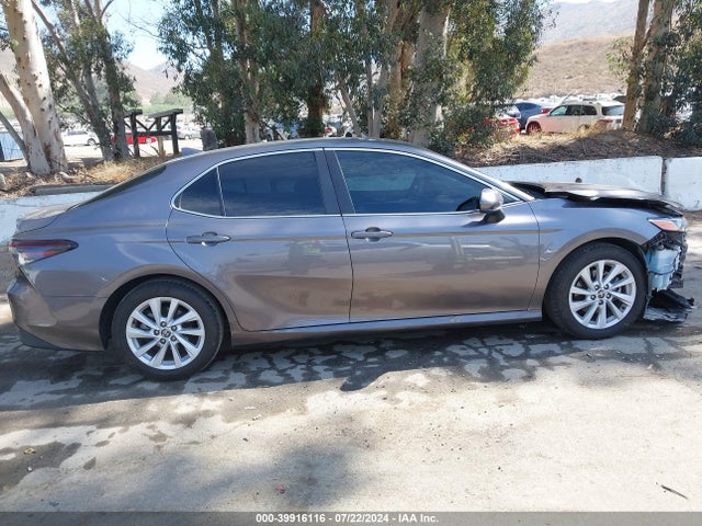 Toyota CAMRY LE 2022 4T1C11AK4NU639977 Image 13