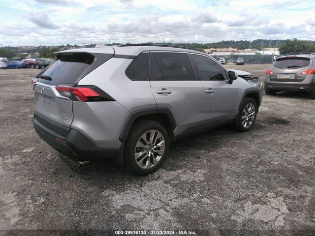 2T3A1RFVXMC236523 Toyota Rav4 Xle Premium