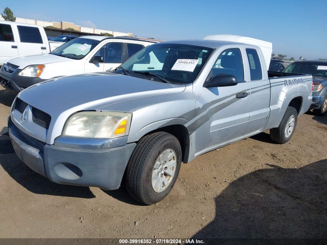 2006 MITSUBISHI RAIDER 1Z7HC22K06S574099 Photo 1