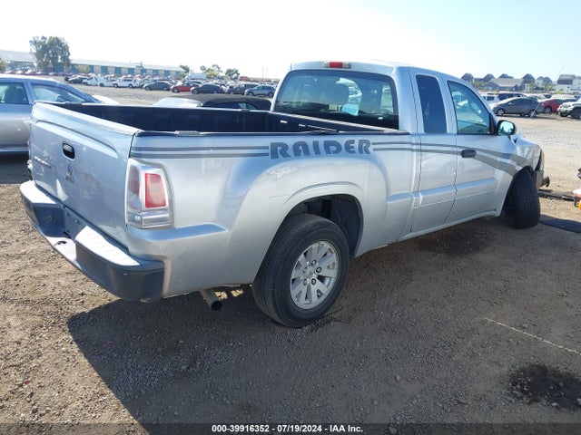 2006 MITSUBISHI RAIDER 1Z7HC22K06S574099 Photo 3