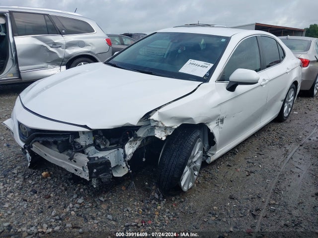 Toyota CAMRY LE 2020 4T1C11AK4LU370277 Image 2