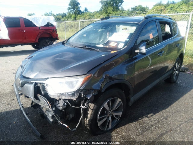 Toyota Rav4 Xle 2018 2T3WFREV7JW410745 Image 2