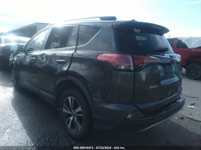 Toyota Rav4 Xle 2018 2T3WFREV7JW410745 Image 3