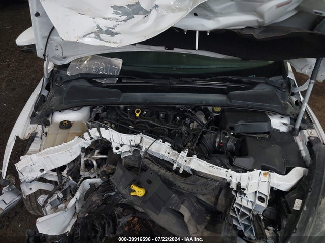 Ford FOCUS SE 2016 1FADP3F22GL374860 Image 10