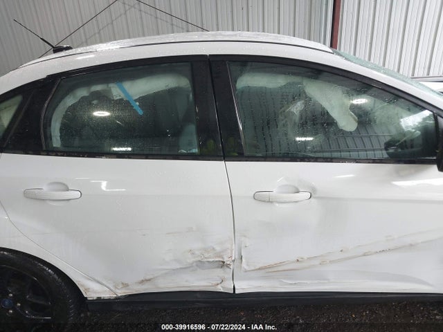 Ford FOCUS SE 2016 1FADP3F22GL374860 Image 14