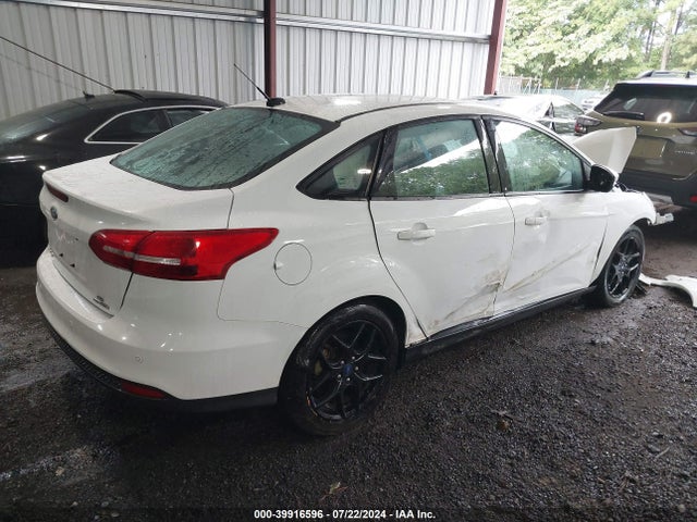 Ford FOCUS SE 2016 1FADP3F22GL374860 Image 4