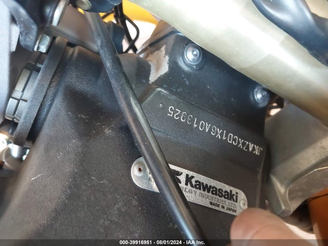 39916951 :رقم المزاد ، JKAZXCD1X6A013925 vin ، 2006 Kawasaki Zx1000 D6f مزاد بيع