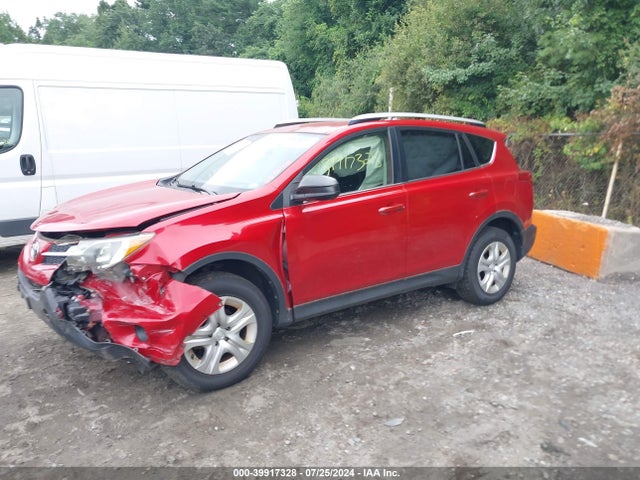 Toyota RAV4 LE 2015 JTMBFREV3FJ033383 Image 2
