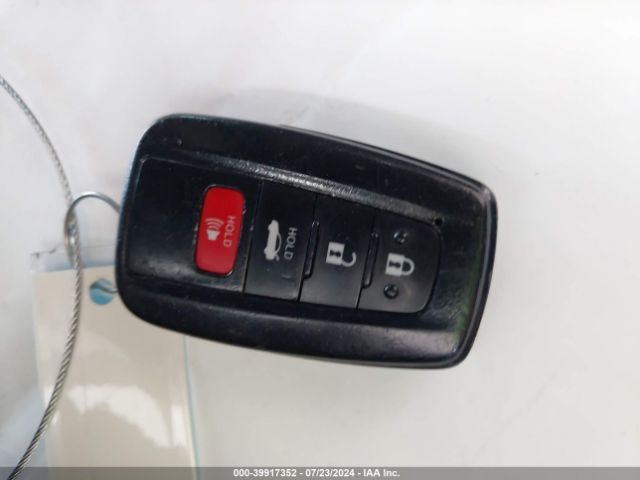 4T1B11HK3JU129020 Toyota CAMRY SE