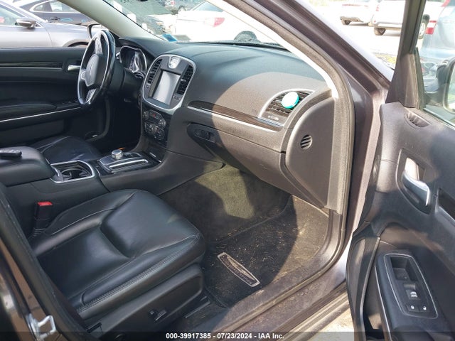 Chrysler 300 Anniversary Edition 2016 2C3CCARG1GH225094 Image 5