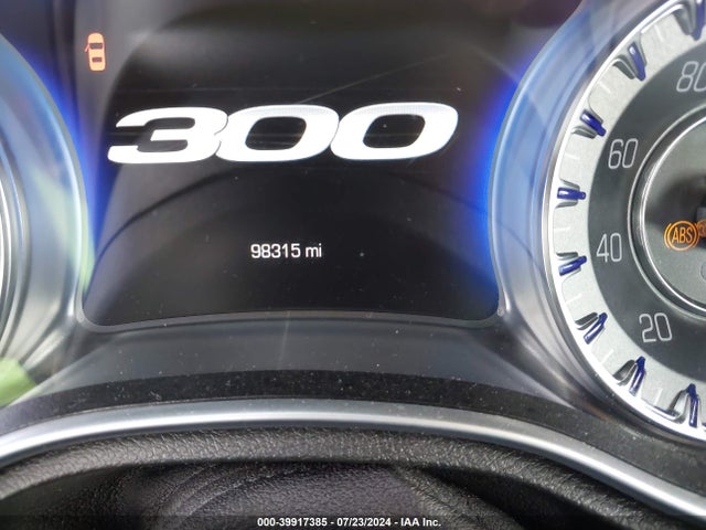 Chrysler 300 Anniversary Edition 2016 2C3CCARG1GH225094 Image 7