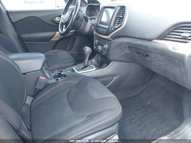 1C4PJMCB3HD226604 Jeep Cherokee Latitude 4x4