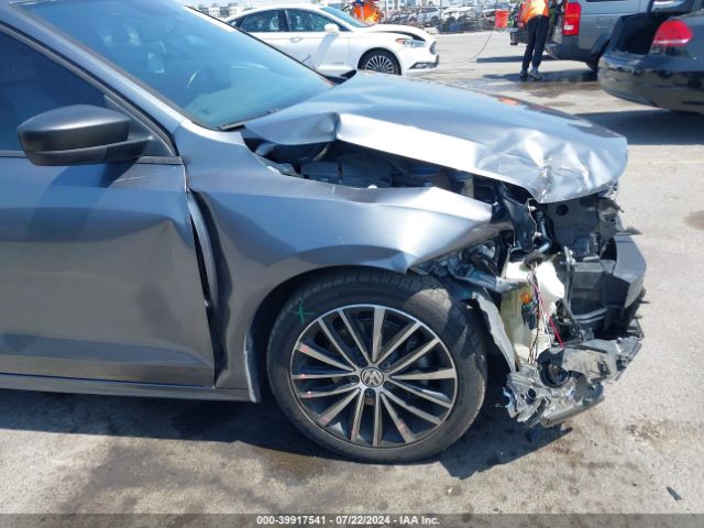 3VWD17AJ9GM404109 Volkswagen Jetta 1.8t Sport