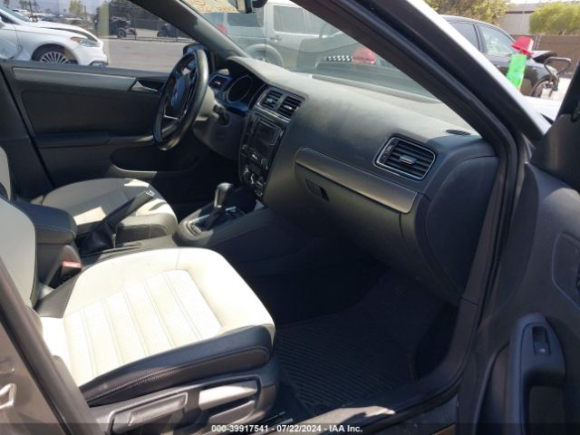 3VWD17AJ9GM404109 Volkswagen Jetta 1.8t Sport