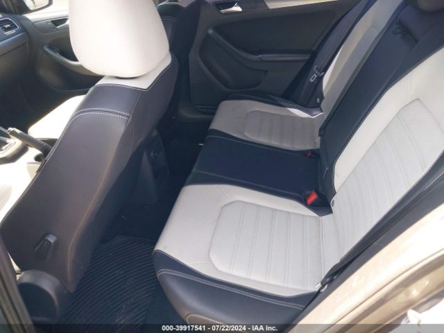 3VWD17AJ9GM404109 Volkswagen Jetta 1.8t Sport