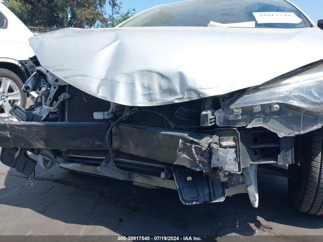 Toyota COROLLA LE 2018 2T1BURHE1JC113206 Image 18