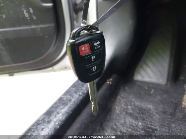 Toyota COROLLA SE 2017 5YFBURHE0HP633603 Image 11