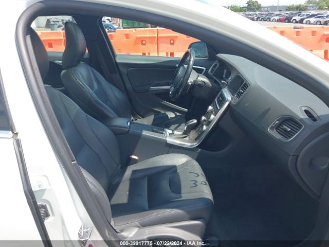 YV140MFK7F2335586 Volvo S60 T5 Premier