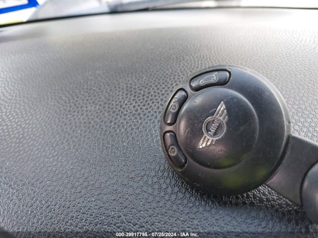 2009 MINI COOPER S WMWMS33519TG89093 Photo 10