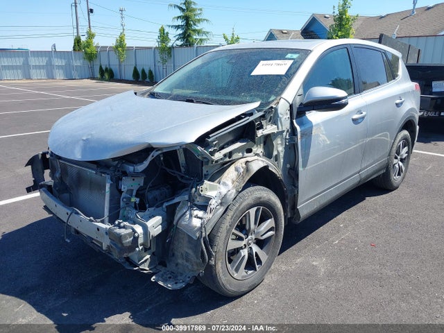 Toyota Rav4 Xle 2018 2T3WFREV2JW476782 Image 2