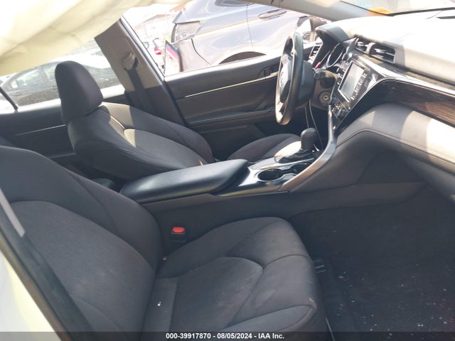 Toyota CAMRY LE 2019 4T1B11HK5KU253680 Image 5