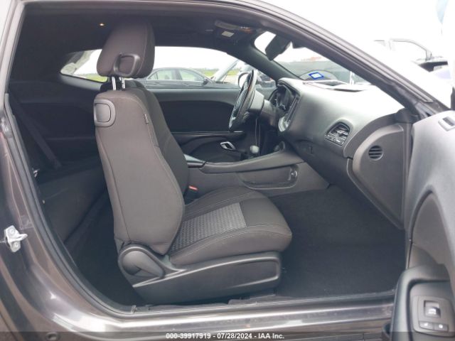 2C3CDZAG5NH175255 Dodge Challenger Sxt
