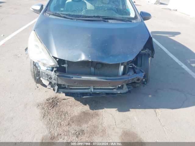 JTDKDTB33F1112218 Toyota Prius C One