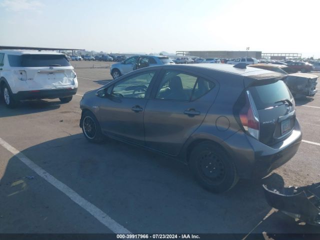 JTDKDTB33F1112218 Toyota Prius C One