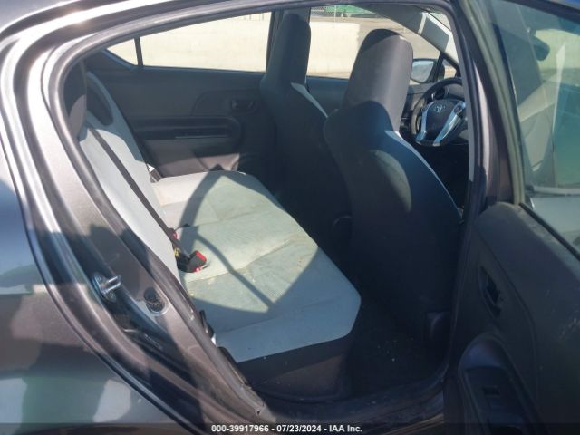 JTDKDTB33F1112218 Toyota Prius C One