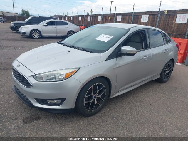 Ford FOCUS SE 2015 1FADP3F20FL281396 Image 2