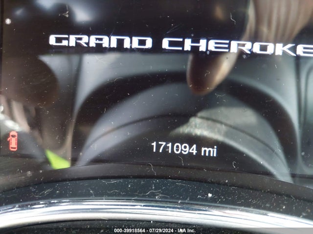 1C4RJEBG8JC480915 Jeep Grand Cherokee Limited 4x2