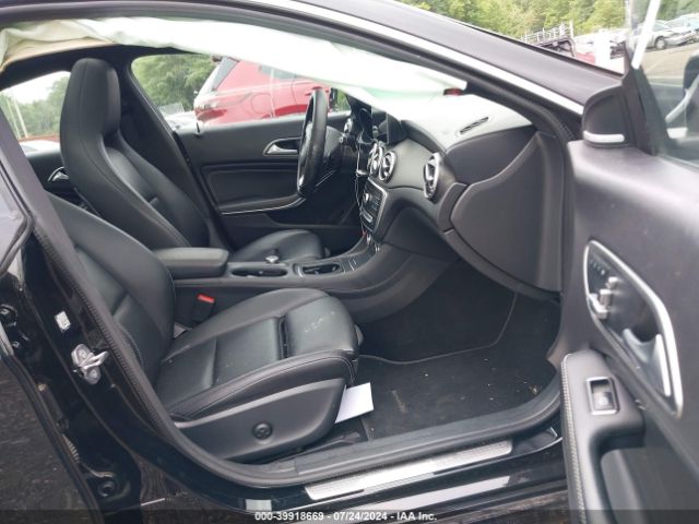 WDDSJ4GB2KN767087 Mercedes-Benz CLA 250 4MATIC