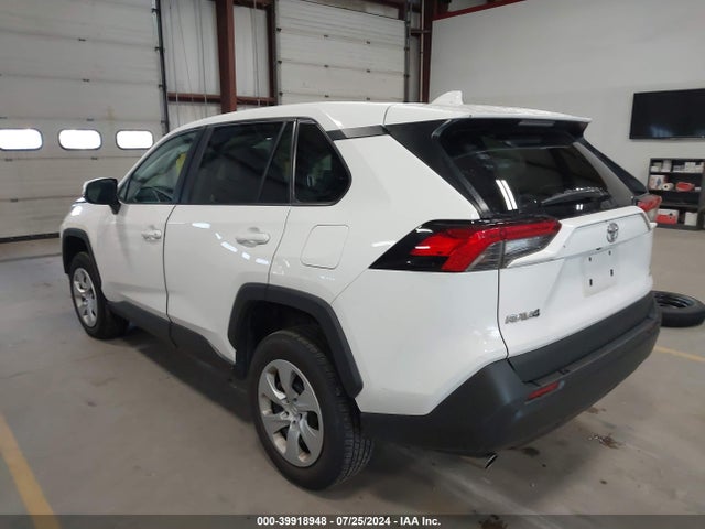 Toyota RAV4 LE 2022 2T3G1RFV5NW261730 Image 3