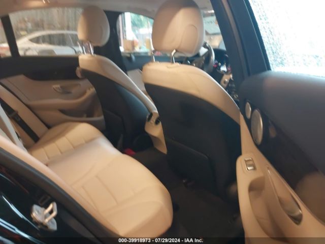55SWF4KB3FU013087 Mercedes-Benz C 300 4matic/luxury 4matic/sport 4matic