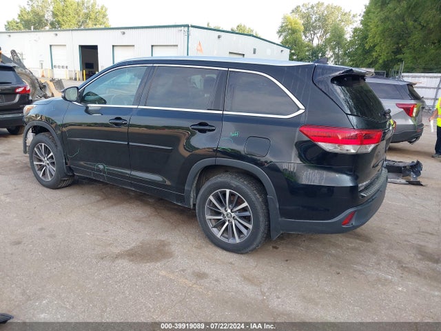 Toyota Highlander Xle 2017 5TDJZRFH4HS520822 Image 3