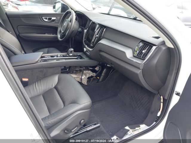 YV4L12RK3R1907498 Volvo Xc60 B5 Core Dark Theme