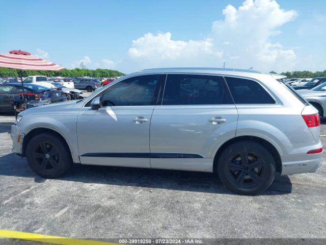 WA1LHAF73HD039860 Audi Q7 2.0t Premium