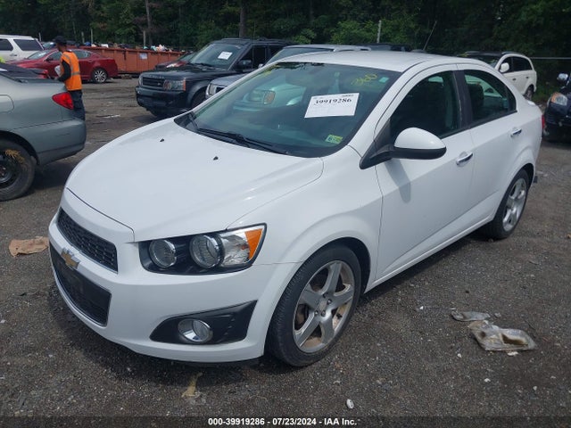 Chevrolet Sonic Ltz Auto 2016 1G1JE5SB4G4140629 Image 2