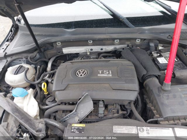 WVWUF7AU0GW201611 Volkswagen Golf R 4-door