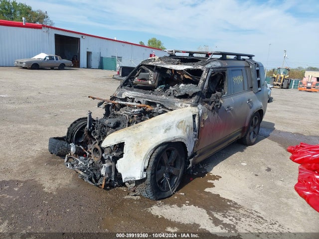 SALE2FEUXR2294029 Land Rover Defender 130 P400 X-dynamic Se