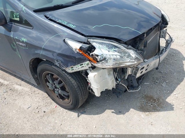 Toyota Prius Two 2014 JTDKN3DU3E0365465 Image 13