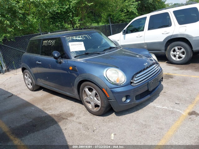 2009 MINI COOPER WMWMF335X9TU73566 Photo 0