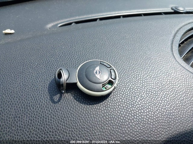 2009 MINI COOPER WMWMF335X9TU73566 Photo 10