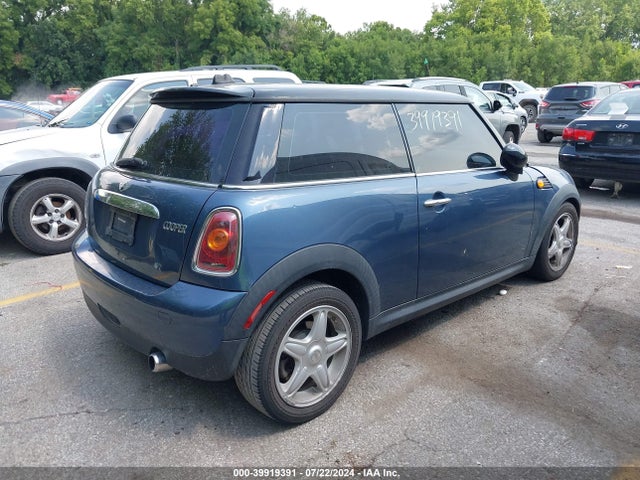 2009 MINI COOPER WMWMF335X9TU73566 Photo 3