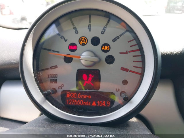 2009 MINI COOPER WMWMF335X9TU73566 Photo 6