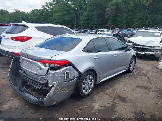 Toyota COROLLA LE 2022 JTDEPMAE8N3025396 Image 4