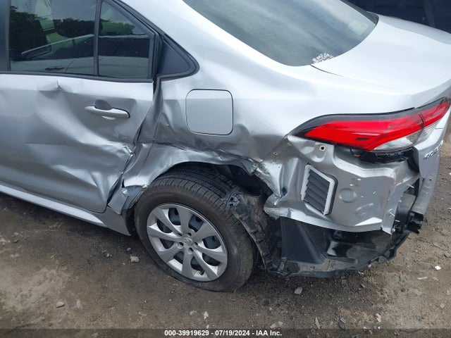 Toyota COROLLA LE 2022 JTDEPMAE8N3025396 Image 6